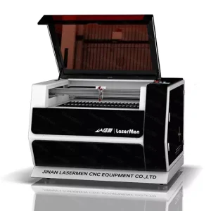 Avanzada máquina de corte y talla láser CO2