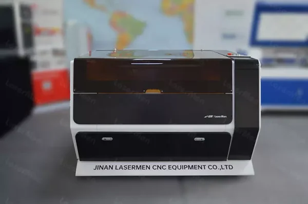 Avanzada máquina de corte y talla láser CO2