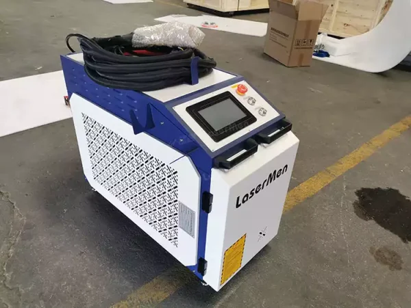 Máquina de limpieza láser de fibra para materiales metálicos