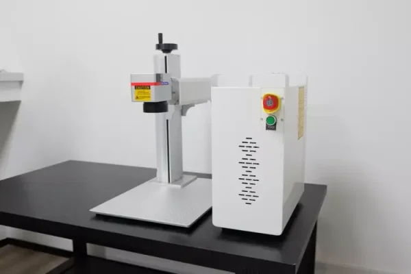 Minimáquina portátil de marcado láser de fibra de tipo dividido